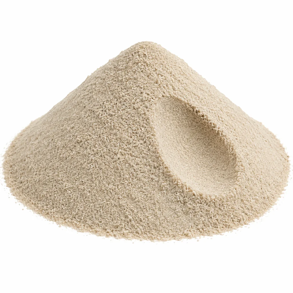 Cát xây tô (cát mịn) đổ đống tại công trình thi công nhà phố